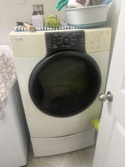 Electric Kenmore Elite Dryer 200