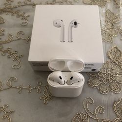 Apple AirPods Gen 2 + Barely Used