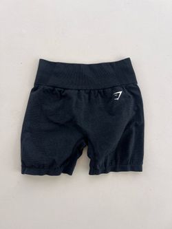 Gym shark shorts L