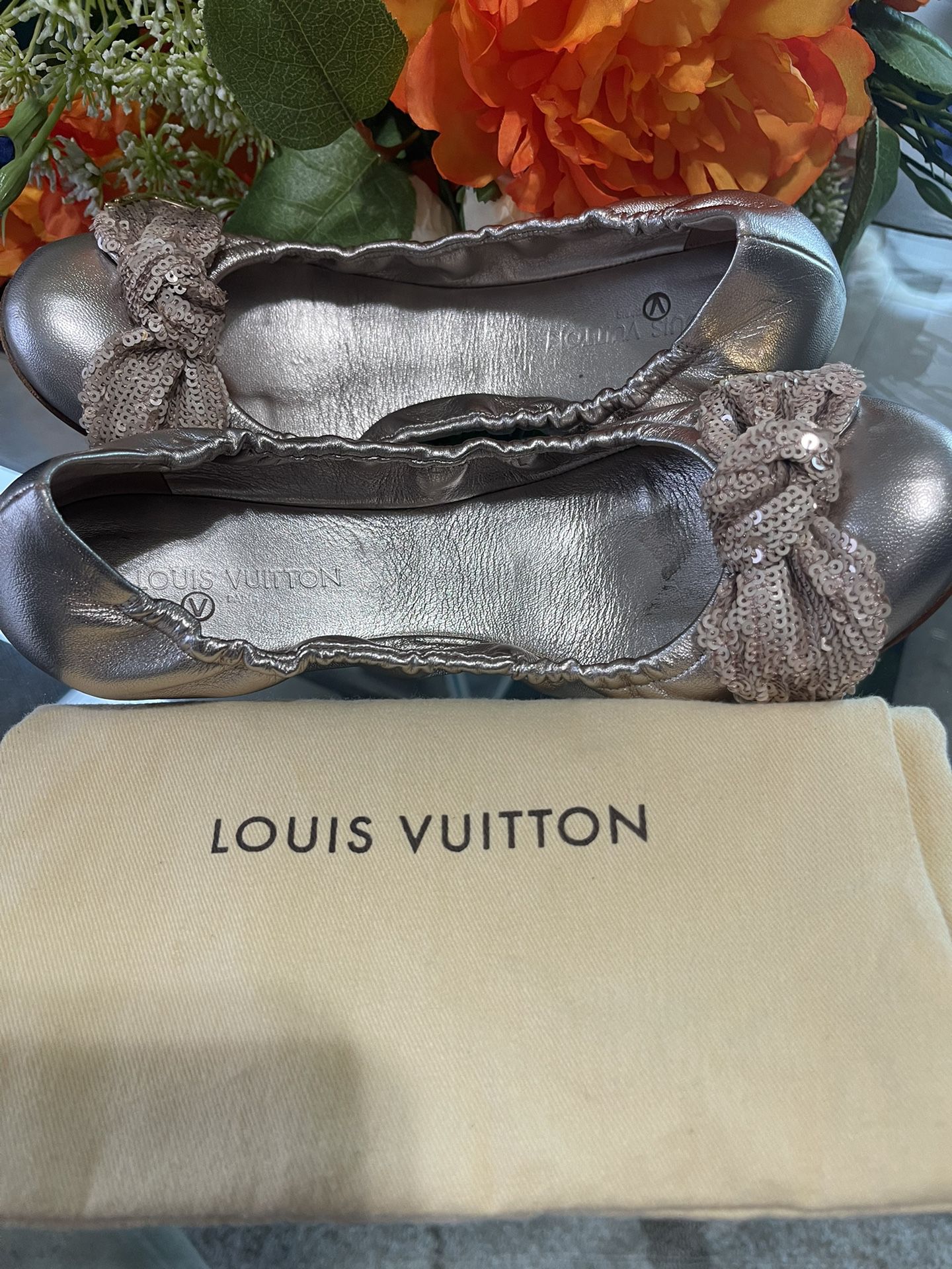 Louis Vuitton Metallic Leather Amulet Flat size 37.5