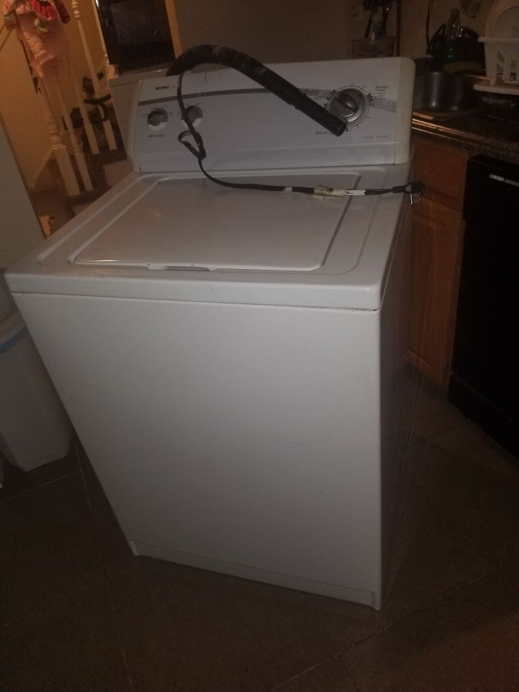 Hello I am selling a Kenmore clothes washer in perfect condition no problem, Only interested, please