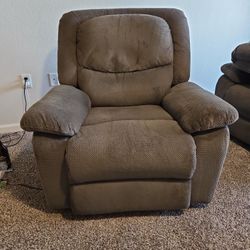 Serta Power Recliner