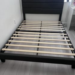 Cama Queen (Queen-size bed) 