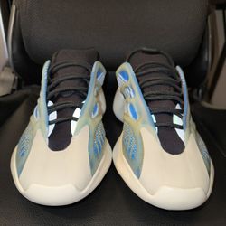 Adidas Yeezy 700 V3 Arzareth