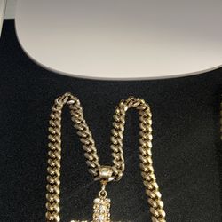 24k Gold Plated Chain With 14k Pendent Moisinite Dimonds With 24k Covered Braclet