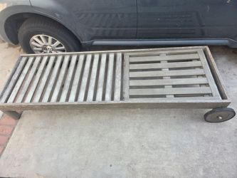 Free Wood Lounger