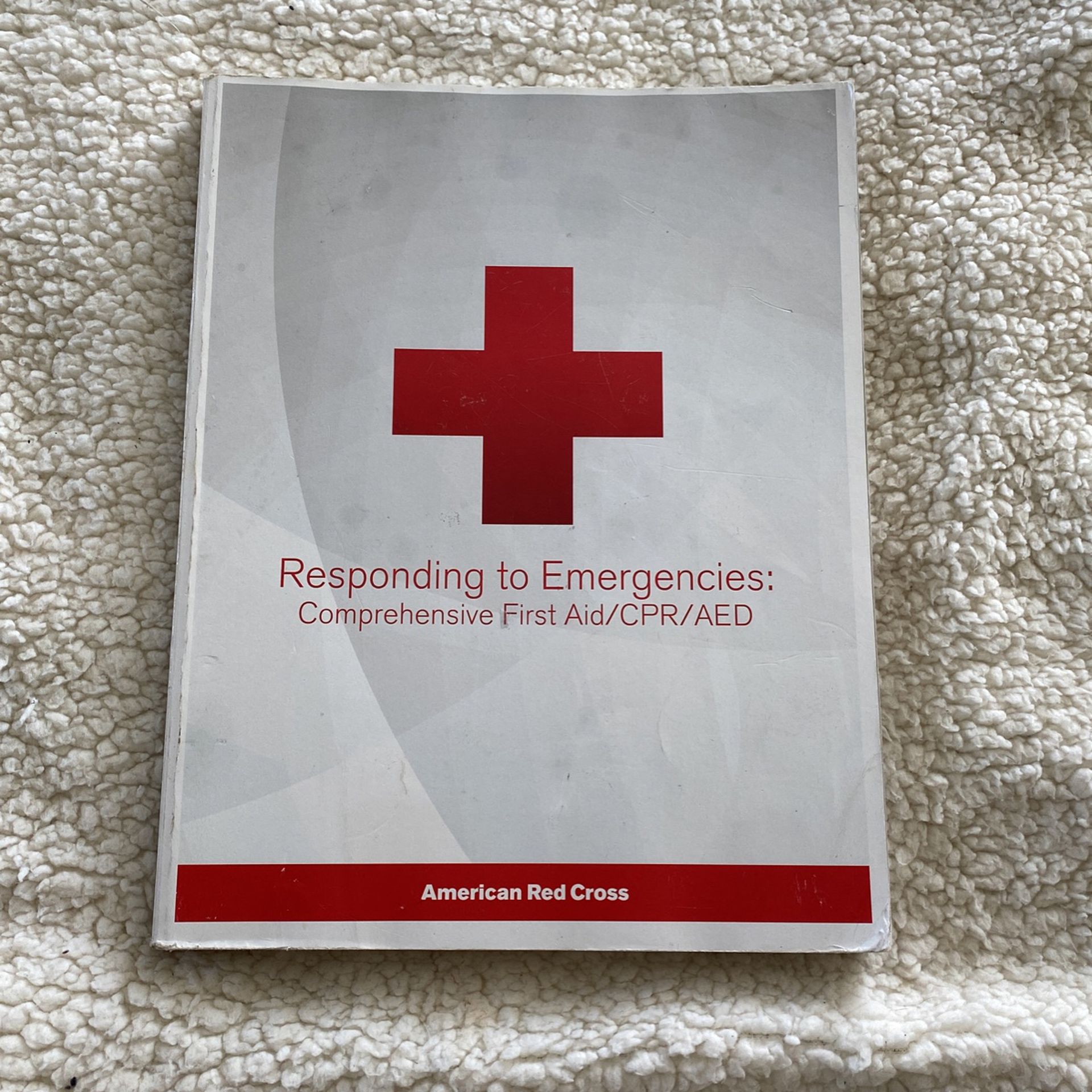 Responding to Emergencies First Aid Book
