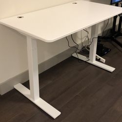 Autonomous Smart Standing Desk 