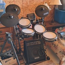 Simmons Drum Set