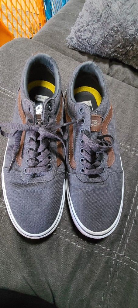 Men's 8.5 VANS 