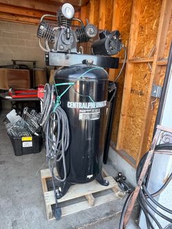 AIR COMPRESSOR