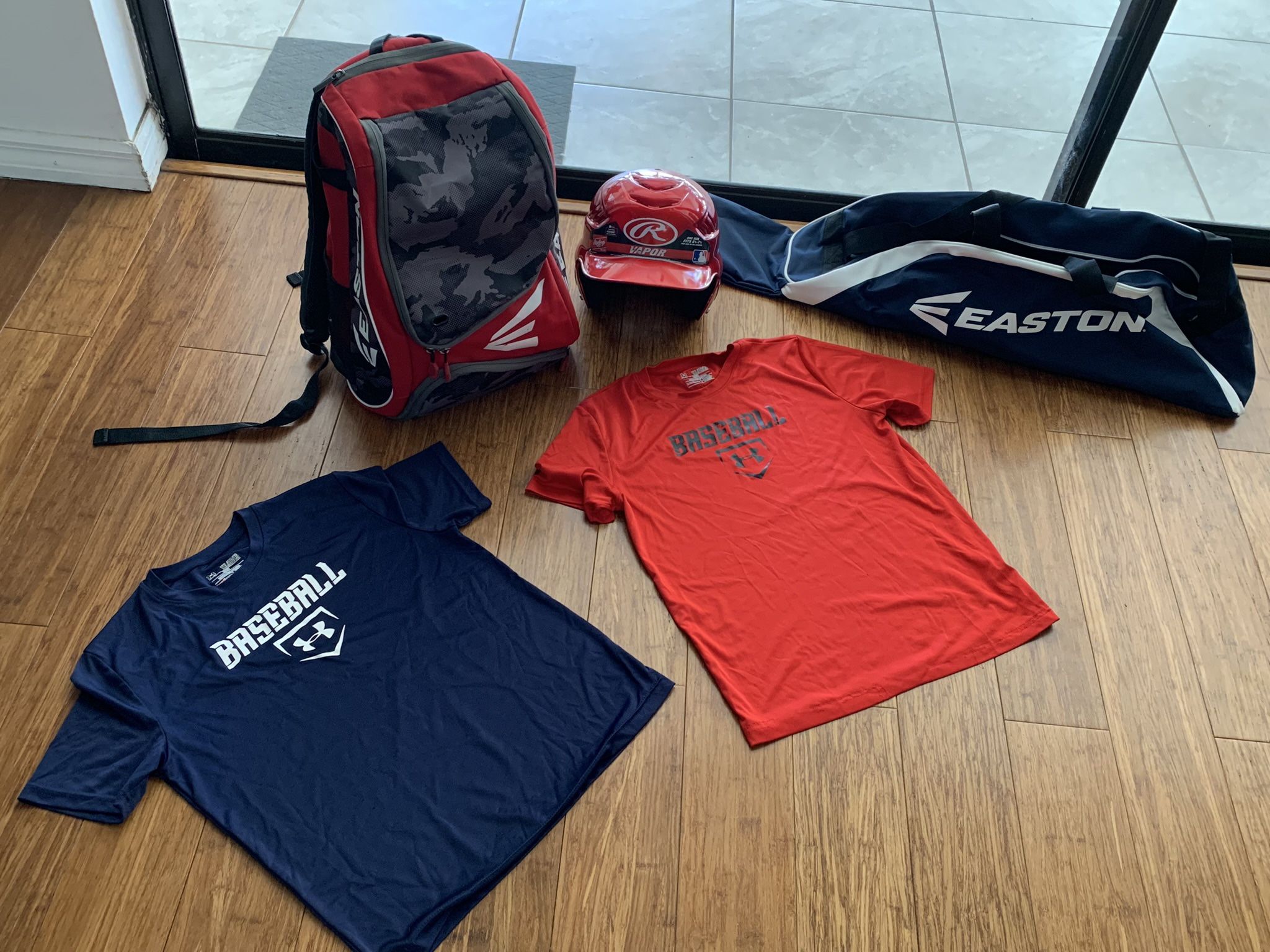 KIT YOUTH EASTON BASEBALL BAG, HELMET, TEE SHIRT