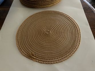 Round Woven Chargers/Placemats