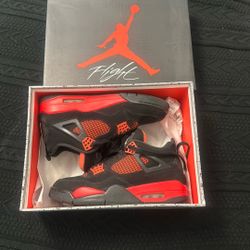 Jordan 4 Red Thunder’s (9.5 Men)