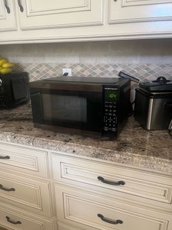 Small microwave works excellent