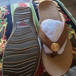 SANDALS VIONIC NEW WITHOUN TAG.  SIZE 11 WOMEN