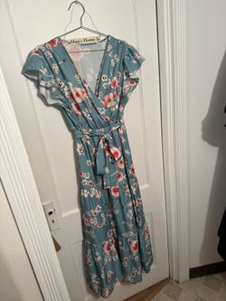 WOMEN’S FLORAL MULTICOLORED BEAUTIFUL MAXI DRESS. SIZE 1X (US 14-16)-USED, IN GOOD CONDITION