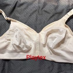 Womens White 4004 Playtex No Wire Bra 40C, Unpadded, 18 Hour Bra From The 90's, 2 Hooks, Feels Like Nylon Cups, Elastic Still Stretches Good. 