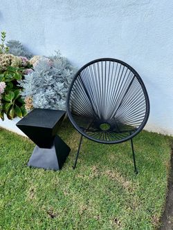 Black Acapulco Outdoor Lounge Chair with side table