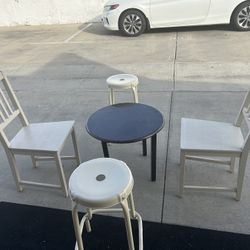 Set Of 5 Coffee Table And Chairs