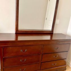 Dresser Chest