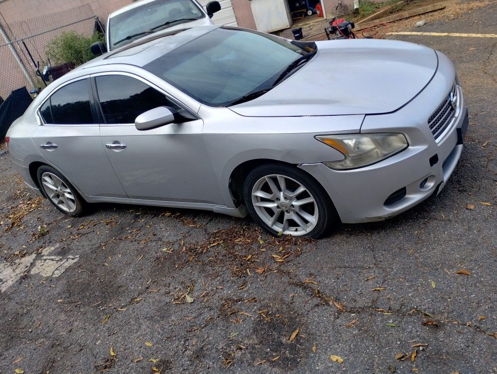 2009 Nissan Maxima 4 Door