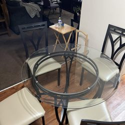 Round Glass Dining Table 