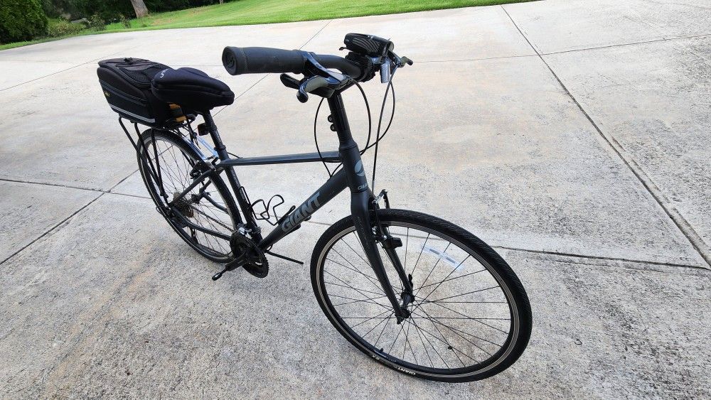Giant Hybrid Bike