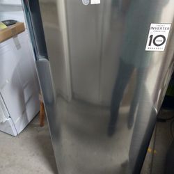 Lg Brand New Scratch And Dent Refrigerator For Sale $375