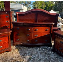6 Piece Solid Wood 2 Toned Color King Size Dresser Set  