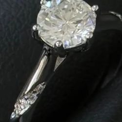 Size 7 1 Carrot Diamond Ring