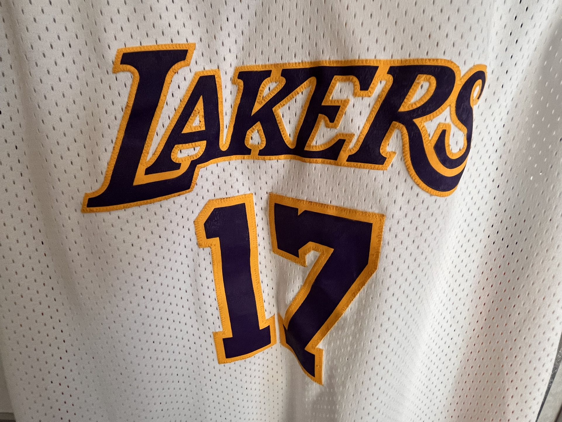 Los Angeles Lakers Jersey 17 for Sale in Los Angeles, CA - OfferUp
