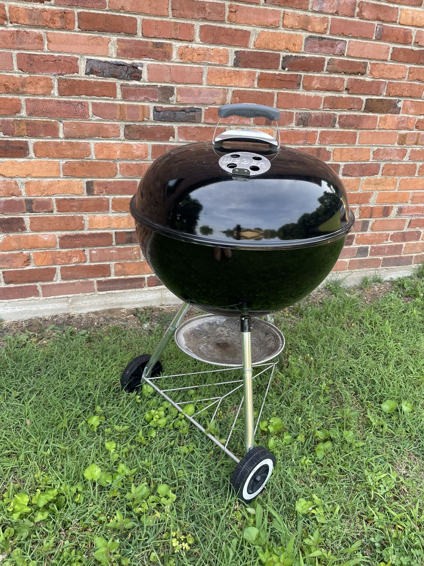 Weber Kettle Charcoal Grill