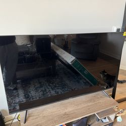 55” Tv Like New With Box