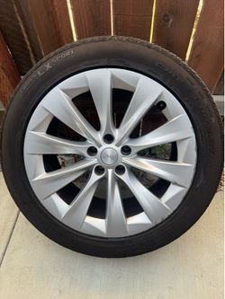 tesla model x rim and tire