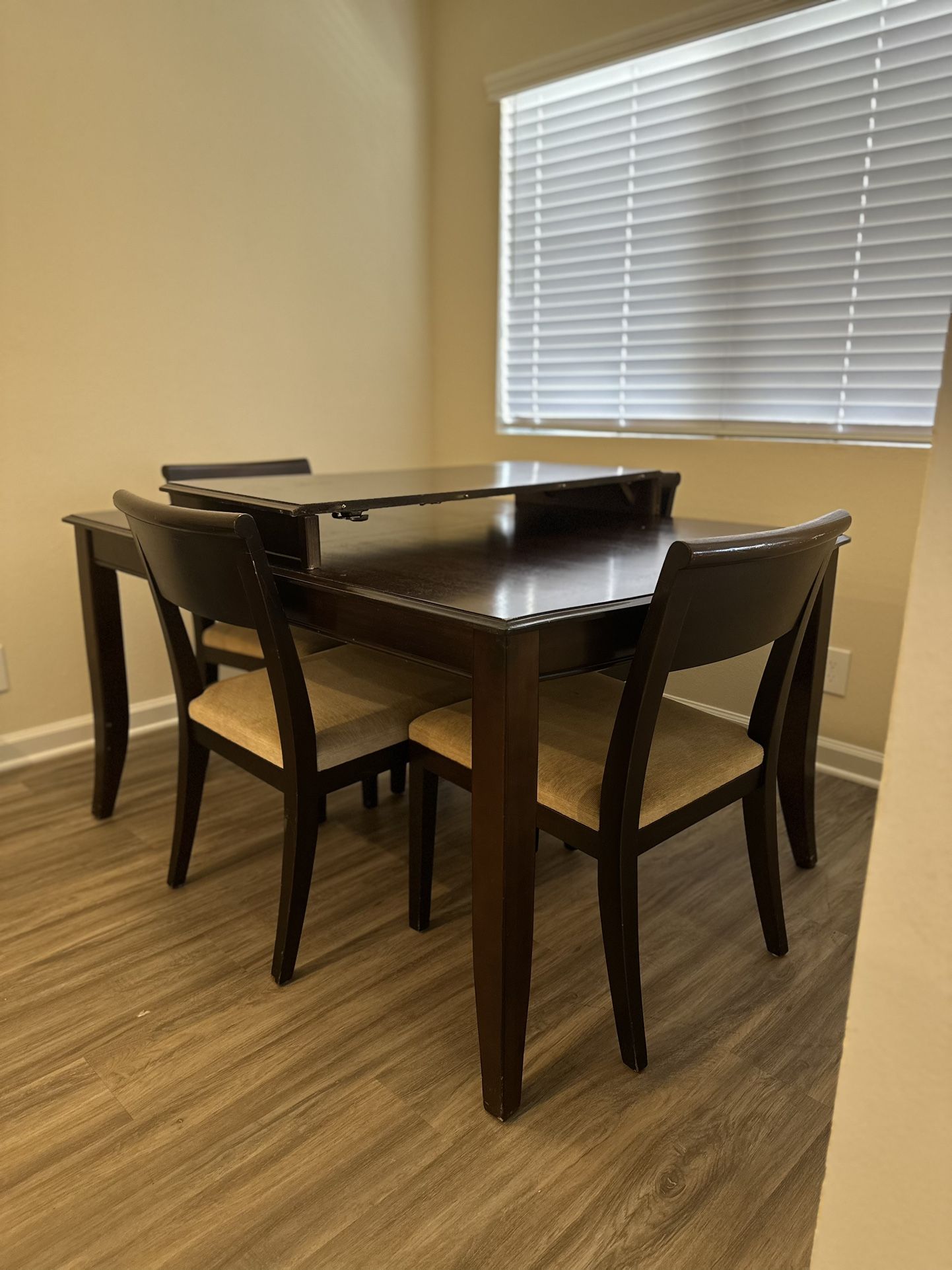 Mantello Cherry Extendable Dining Table (Full Set Dining Table)