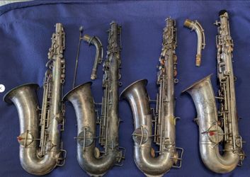 Saxophone lot, parts or to restore.