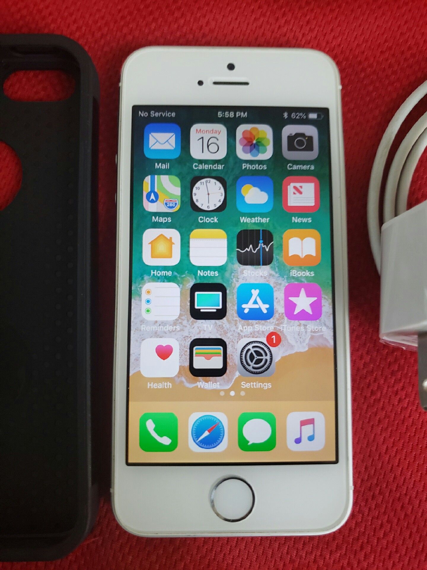 IPhone 5S AT&T, cricket 16GB mint condition