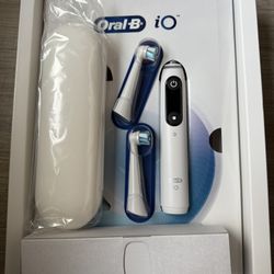 Oral-B iO Series 6 Ultimate Clean Rechargeable Electric Toothbrush