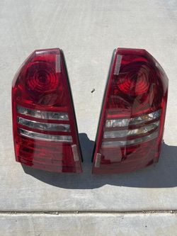 Chrysler 300 Tail Lights