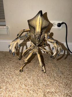 Independence Day 14” Electronic Supreme Commander Alien Figure does not include Pilot