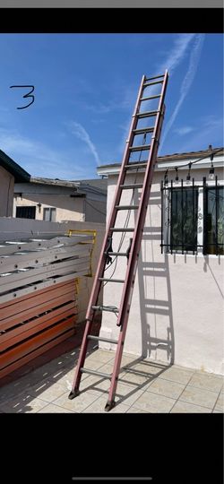 Excellent condition, 24 feet and more sizes available fiberglass extension ladders