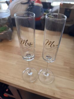 Mr & Mrs Champagne Flutes