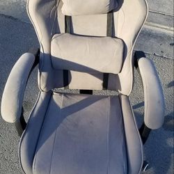 Office chair w/ back massage 