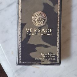 NEW & SEALED " VERSACE MEN'S 1.7 OZ COLOGNE SPRAY 30$