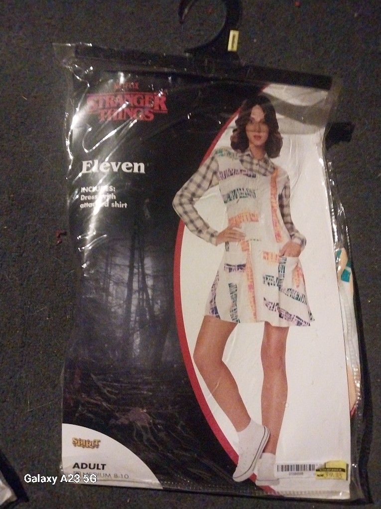 STRANGER THINGS ELEVEN COSTUME