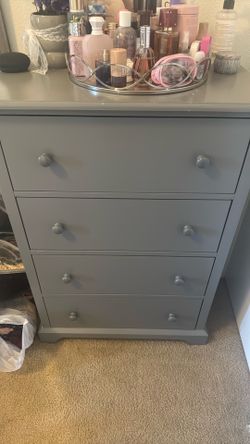 Grey 4 - drawer dresser