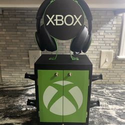 Xbox Mini Locker And Xbox Wireless Official Headset