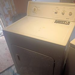 SUPER CAPACITY HEAVY DUTY ELECTRIC DRYER IN EXCELLENT CONDITION 