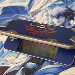 Special Edition Hylian Shield 2ds XL